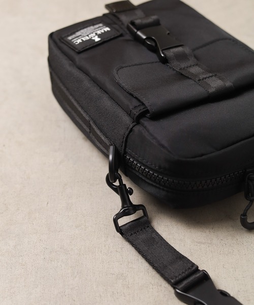 MAKAVELIC》VERTICAL SHOULDER BAG（ショルダーバッグ）｜MAKAVELIC