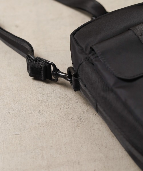 MAKAVELIC（マキャベリック）の「《MAKAVELIC》VERTICAL SHOULDER BAG（ショルダーバッグ・メンズ・ブラック・FREE）」の6枚目の写真