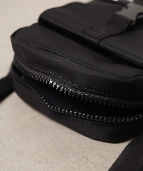MAKAVELIC》VERTICAL SHOULDER BAG（ショルダーバッグ）｜MAKAVELIC