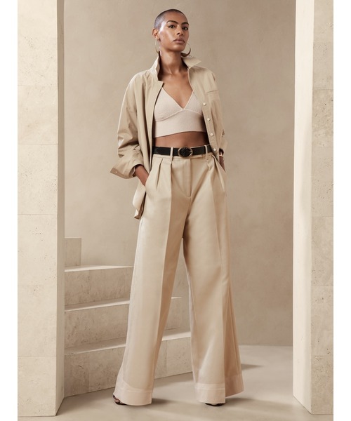 Banana Republic(バナナリパブリック)の「ウルトラワイド チノパンツ(チノパンツ・レディース・ベージュ/その他・2/4/6/00)」の2枚目の写真