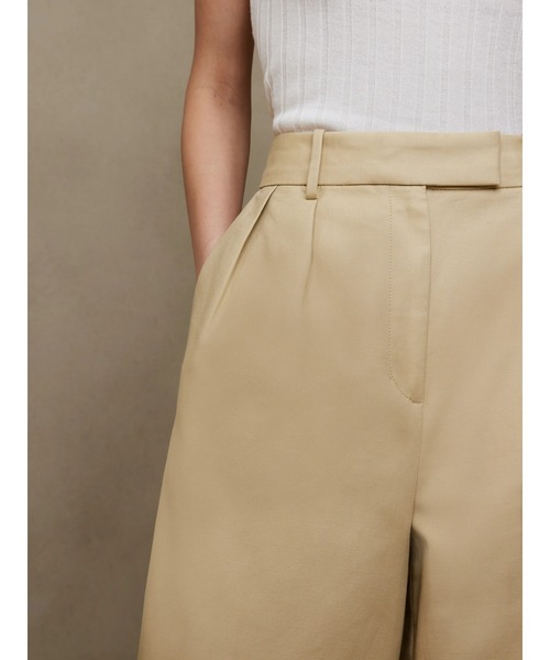 Banana Republic(バナナリパブリック)の「ウルトラワイド チノパンツ(チノパンツ・レディース・ベージュ/その他・2/4/6/00)」の13枚目の写真