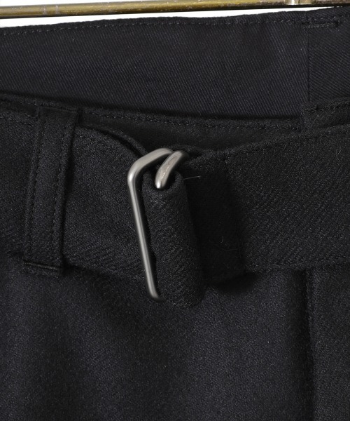marka（マーカ）の「marka / マーカ：BELTED PANTS - 2/48 wool flannel -：M22D-06PT01C[COR]（スラックス・メンズ・ブラック・1/2/3）」の9枚目の写真