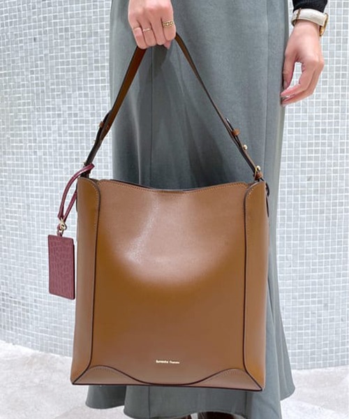 Samantha Thavasa（サマンサタバサ）の「パスケース付き ワンショルダーバッグ（ショルダーバッグ・レディース・キャメル/ダークグレー/ブラック・FREE）」の3枚目の写真