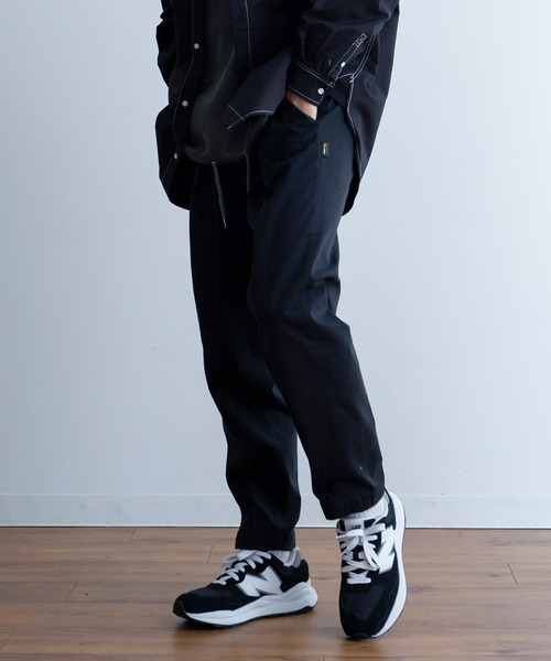 Universal Style Wear(ユニバーサルスタイルウェア)の「Universal Style Wear コーデュラ タック パンツ(スラックス・メンズ・ライトカーキ/ネイビー/カーキ/ブラック・MEDIUM/LARGE/X-LARGE)」の2枚目の写真