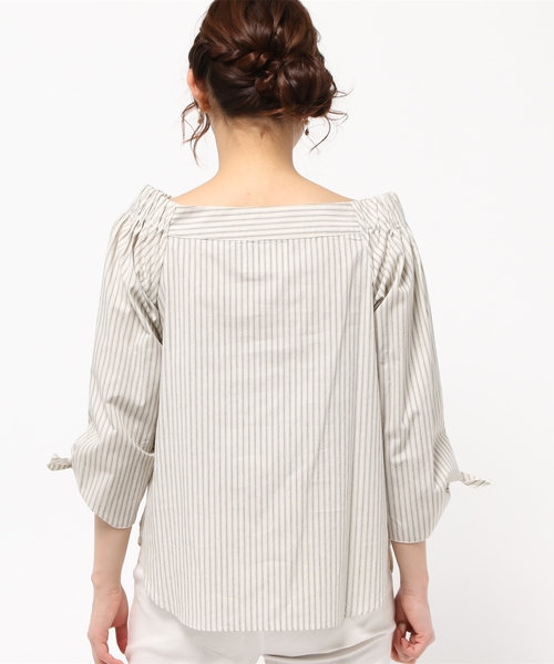 Language(ランゲージ)の「【Language】 編みこみオフショルプルオーバー(シャツ/ブラウス・レディース・ホワイト系/ベージュ系/ダルブルー系・38)」の9枚目の写真