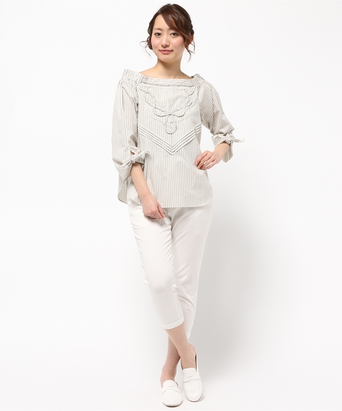 Language(ランゲージ)の「【Language】 編みこみオフショルプルオーバー(シャツ/ブラウス・レディース・ホワイト系/ベージュ系/ダルブルー系・38)」の8枚目の写真