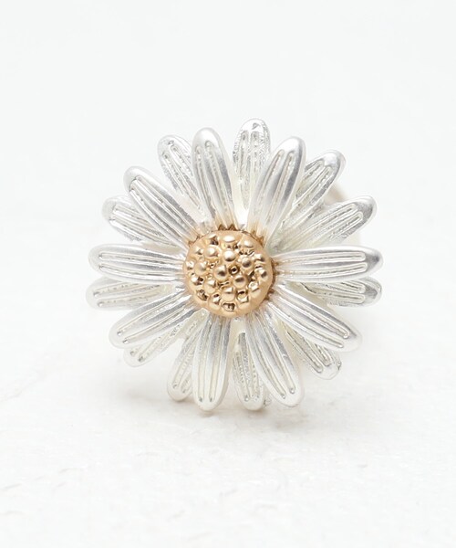 index(インデックス)の「◆フラワー×フェイクパールキャッチピアス(ピアス(両耳用)・レディース・ゴールド・00)」の4枚目の写真