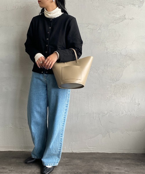 YAHKI（ヤーキ）の「[YAHKI/ヤーキ] Wフェイス バケツ型トートバッグ（トートバッグ・レディース・グレイッシュベージュ/ブラック・ONE SIZE）」の4枚目の写真