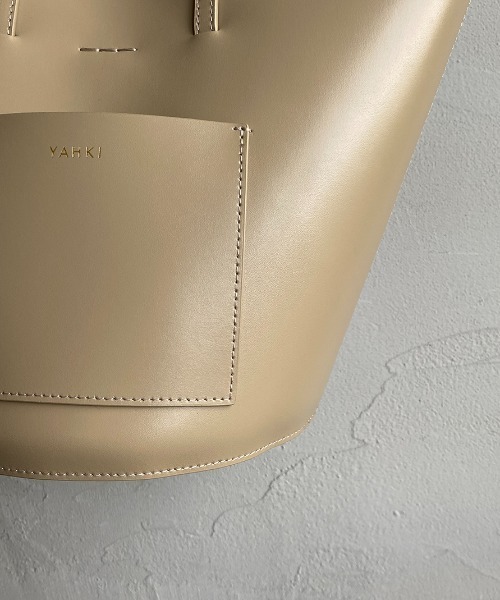 YAHKI（ヤーキ）の「[YAHKI/ヤーキ] Wフェイス バケツ型トートバッグ（トートバッグ・レディース・グレイッシュベージュ/ブラック・ONE SIZE）」の8枚目の写真