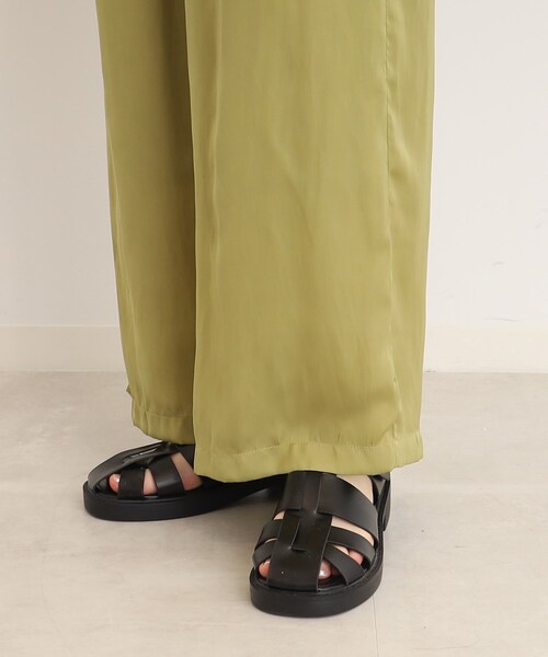 DRESKIP（ドレスキップ）の「◆ストンと落ちるシルエットが大人っぽい！サテン イージー ワイドパンツ（その他パンツ・レディース・ライトグレー/ベージュ系/レモンイエロー/ブラック系/カーキ/グレー系その他/オリーブ/ブルー系その他・02/03/04）」の15枚目の写真