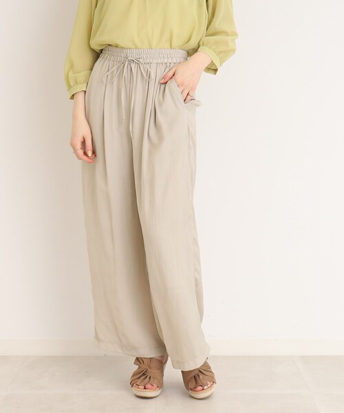 DRESKIP（ドレスキップ）の「◆ストンと落ちるシルエットが大人っぽい！サテン イージー ワイドパンツ（その他パンツ・レディース・ライトグレー/ベージュ系/レモンイエロー/ブラック系/カーキ/グレー系その他/オリーブ/ブルー系その他・02/03/04）」の17枚目の写真