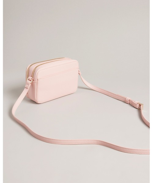 Ted Baker（テッドベーカー）の「STINAH ハートスタッズ スクエアショルダー/クロスボディバッグ（ショルダーバッグ）」 WEAR