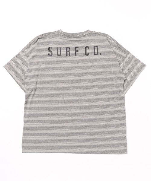 RUSTY（ラスティ）の「RUSTY/ラスティ キッズ ブランド ロゴ UVカット 水陸両用 ラッシュガード ボーダー 無地 クルーネック 半袖 Tシャツ（ラッシュガード・キッズ・グレー系その他/ブラック・150/160/130/140）」の5枚目の写真