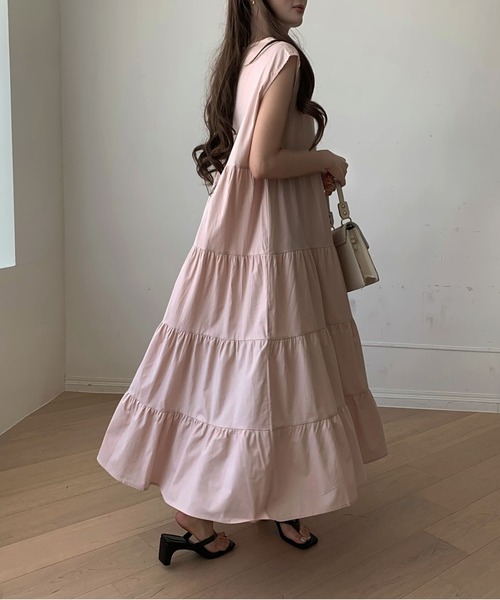 emi+(エミプラス)の「ノースリーブティアードロングワンピース(ワンピース・レディース・グレー/ベージュ/ネイビー/ピンク・FREE)」の18枚目の写真