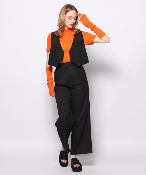 FOREVER 21(フォーエバー トゥエンティーワン)の「【MODE】クロップドVネックジレ(ベスト・レディース・ブラック・FREE)」の8枚目の写真