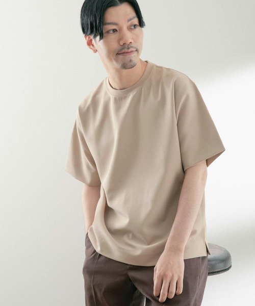 ITEMS URBANRESEARCH（アイテムズ アーバンリサーチ）の「ストレッチ布帛 クルーネックTシャツ（Tシャツ/カットソー・メンズ・ブラック/カーキ/ベージュ/グレー系その他・MEDIUM/LARGE）」の3枚目の写真