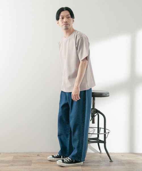 ITEMS URBANRESEARCH（アイテムズ アーバンリサーチ）の「ストレッチ布帛 クルーネックTシャツ（Tシャツ/カットソー・メンズ・ブラック/カーキ/ベージュ/グレー系その他・MEDIUM/LARGE）」の5枚目の写真