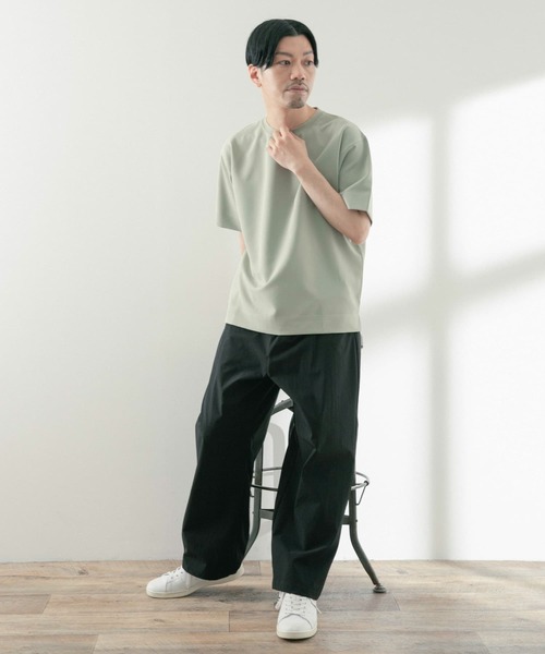 ITEMS URBANRESEARCH（アイテムズ アーバンリサーチ）の「ストレッチ布帛 クルーネックTシャツ（Tシャツ/カットソー・メンズ・ブラック/カーキ/ベージュ/グレー系その他・MEDIUM/LARGE）」の9枚目の写真