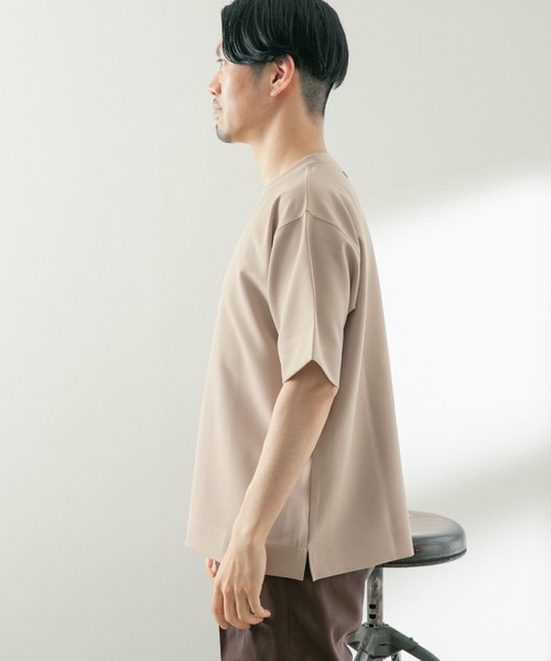 ITEMS URBANRESEARCH（アイテムズ アーバンリサーチ）の「ストレッチ布帛 クルーネックTシャツ（Tシャツ/カットソー・メンズ・ブラック/カーキ/ベージュ/グレー系その他・MEDIUM/LARGE）」の11枚目の写真