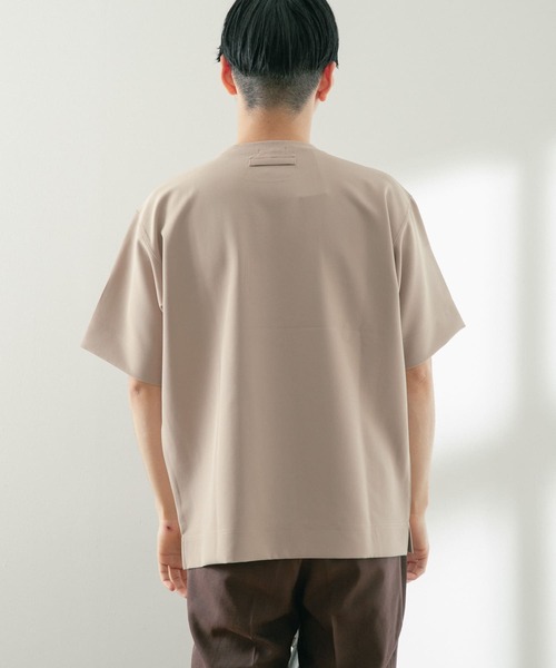 ITEMS URBANRESEARCH（アイテムズ アーバンリサーチ）の「ストレッチ布帛 クルーネックTシャツ（Tシャツ/カットソー・メンズ・ブラック/カーキ/ベージュ/グレー系その他・MEDIUM/LARGE）」の12枚目の写真
