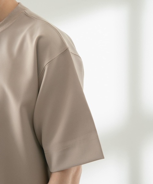 ITEMS URBANRESEARCH（アイテムズ アーバンリサーチ）の「ストレッチ布帛 クルーネックTシャツ（Tシャツ/カットソー・メンズ・ブラック/カーキ/ベージュ/グレー系その他・MEDIUM/LARGE）」の14枚目の写真