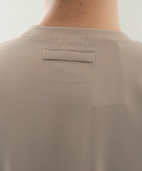 ITEMS URBANRESEARCH（アイテムズ アーバンリサーチ）の「ストレッチ布帛 クルーネックTシャツ（Tシャツ/カットソー・メンズ・ブラック/カーキ/ベージュ/グレー系その他・MEDIUM/LARGE）」の17枚目の写真