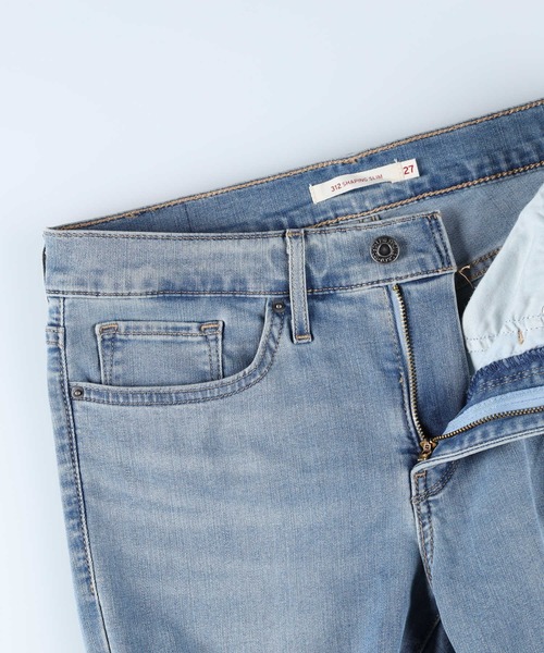 Levi's（リーバイス）の「【Levi's】ＣＯＯＬスリム（デニムパンツ・レディース・ライトインディゴブルー・26inch/27inch/24inch/25inch）」の6枚目の写真