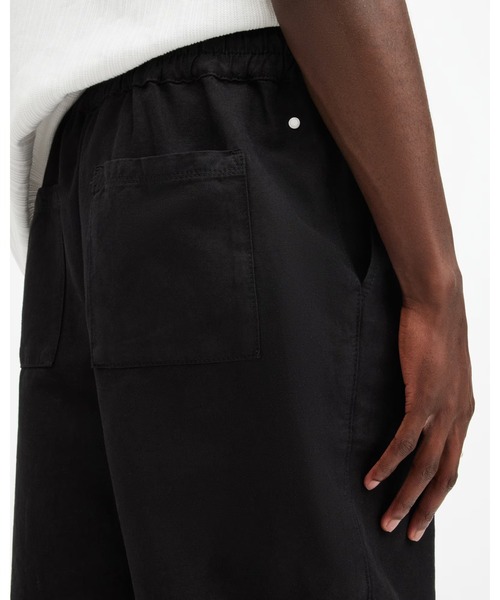 ALLSAINTS(オールセインツ)の「HANBURY LINEN BLEND DRAWSTRING SHORTS | HANBURY リネン ブレンド ドローストリング ショーツ(その他パンツ・メンズ・ブラック・S/XS/L/M)」の13枚目の写真
