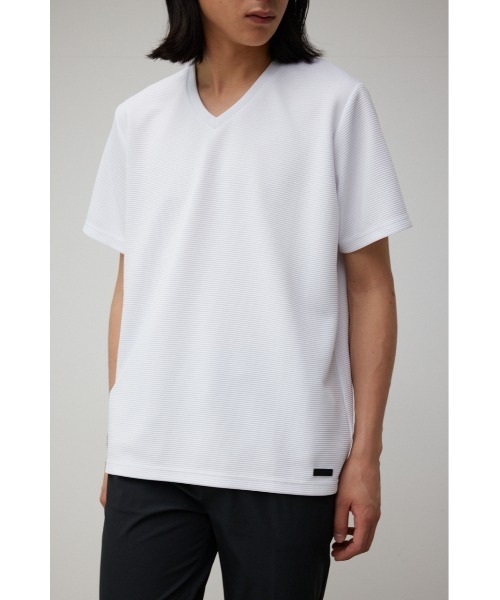 AZUL by moussy（アズールバイマウジー）の「TUCK JACQUARD V/N Tシャツ/タックジャガードブイネックTシャツ（Tシャツ/カットソー・メンズ・サックスブルー/グレー/ホワイト/ブラック・MEDIUM/SMALL/LARGE）」の2枚目の写真