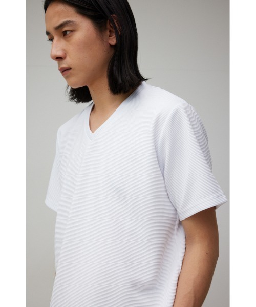 AZUL by moussy（アズールバイマウジー）の「TUCK JACQUARD V/N Tシャツ/タックジャガードブイネックTシャツ（Tシャツ/カットソー・メンズ・サックスブルー/グレー/ホワイト/ブラック・MEDIUM/SMALL/LARGE）」の5枚目の写真