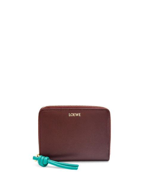 LOEWE（ロエベ）の「ノット コンパクト ジップアラウンド