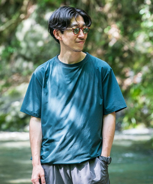 ITEMS URBANRESEARCH（アイテムズ アーバンリサーチ）の「シルキーナイロン ドローコード多機能Tシャツ（Tシャツ/カットソー・メンズ・グリーン/ネイビー/チャコールグレー/ブラック・MEDIUM/LARGE）」の4枚目の写真