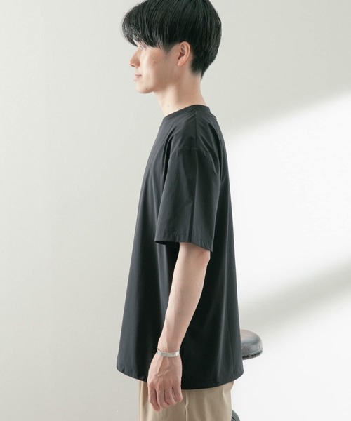 ITEMS URBANRESEARCH（アイテムズ アーバンリサーチ）の「シルキーナイロン ドローコード多機能Tシャツ（Tシャツ/カットソー・メンズ・グリーン/ネイビー/チャコールグレー/ブラック・MEDIUM/LARGE）」の12枚目の写真