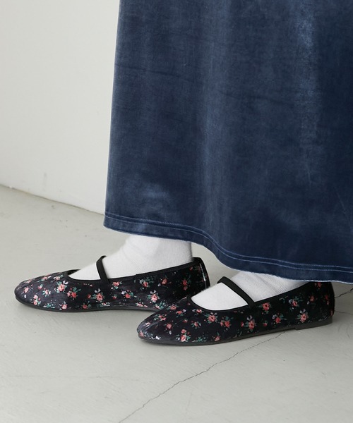 ロシャスROCHAS ストラップ付きサテンフラットシューズ ロシャスROCHAS ストラップ付きサテンフラットシューズ