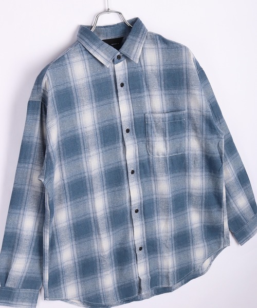 Limited Line Naive Magic(リミテッドラインナイーブマジック)の「Limited Line Naive Magic フランネルシャツ オンブレチェック ビックシルエット 長袖シャツ(シャツ/ブラウス・メンズ・ブラック系その他2/ネイビー/ホワイト/ブラック系その他/ブラック/ブラウン/ブラック系その他3/ダークグリーン/ブルー/ホワイト系その他/レッド/サックスブルー/ベージュ・L/M/XL)」の11枚目の写真