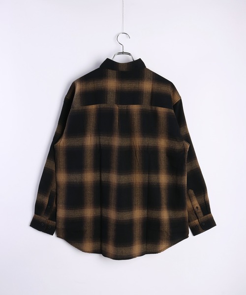 Limited Line Naive Magic(リミテッドラインナイーブマジック)の「Limited Line Naive Magic フランネルシャツ オンブレチェック ビックシルエット 長袖シャツ(シャツ/ブラウス・メンズ・ブラック系その他2/ネイビー/ホワイト/ブラック系その他/ブラック/ブラウン/ブラック系その他3/ダークグリーン/ブルー/ホワイト系その他/レッド/サックスブルー/ベージュ・L/M/XL)」の21枚目の写真