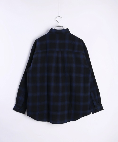 Limited Line Naive Magic(リミテッドラインナイーブマジック)の「Limited Line Naive Magic フランネルシャツ オンブレチェック ビックシルエット 長袖シャツ(シャツ/ブラウス・メンズ・ブラック系その他2/ネイビー/ホワイト/ブラック系その他/ブラック/ブラウン/ブラック系その他3/ダークグリーン/ブルー/ホワイト系その他/レッド/サックスブルー/ベージュ・L/M/XL)」の18枚目の写真
