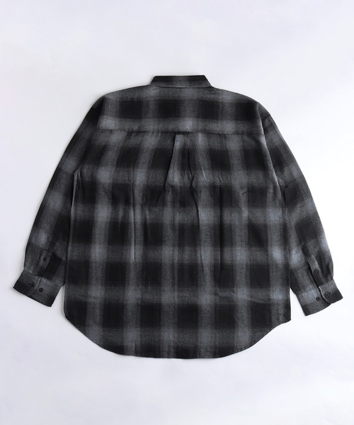 Limited Line Naive Magic（リミテッドラインナイーブマジック）の「Limited Line Naive Magic フランネルシャツ オンブレチェック ビックシルエット 長袖シャツ（シャツ/ブラウス・メンズ・ブラック系その他2/ネイビー/ホワイト/ブラック系その他/ブラック/ブラウン/ブラック系その他3/ダークグリーン/ブルー/ホワイト系その他/レッド/サックスブルー/ベージュ・L/M/XL）」の19枚目の写真