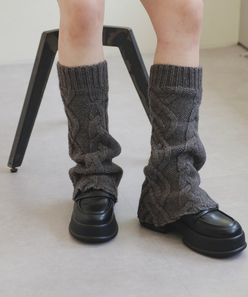 Kastane（カスタネ）の「ケーブルニットレッグウォーマー（レッグウォーマー・レディース・アイボリー/グレー・FREE）」の11枚目の写真