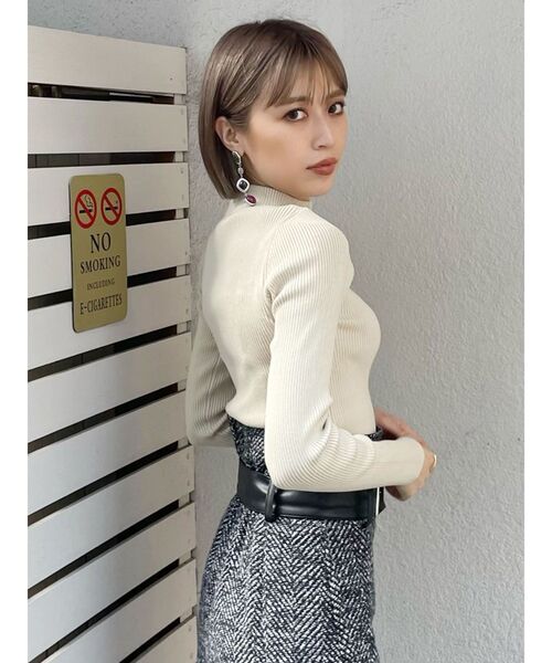 MURUA（ムルーア）の「レースアップリブニット（ニット/セーター・レディース・ブラック/ブルー/グリーン/アイボリー・FREE）」の20枚目の写真