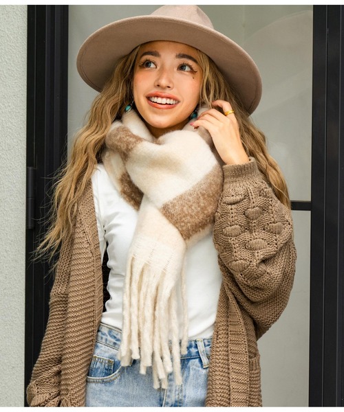 anap mimpi(アナップミンピ)の「グラデーションボーダーストール(ストール/ショール・レディース・グリーン/ベージュ・FREE)」の2枚目の写真