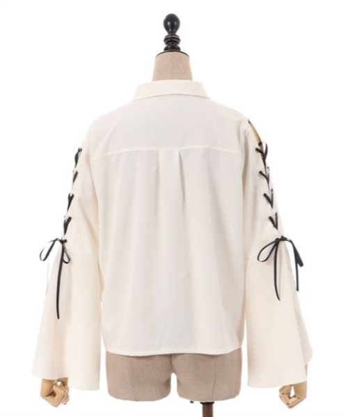 axes femme POETIQUE(アクシーズファムポエティック)の「ブローチ付フレアスリーブブラウス(シャツ/ブラウス・レディース・ワイン/キナリ/ブラック・MEDIUM)」の6枚目の写真