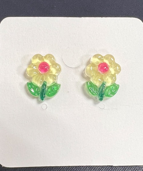 VICKY（ビッキー）の「【KOREAN ITEM】フラワービーズピアス（ピアス（両耳用）・レディース・ホワイト/レッド/イエロー/パープル・FREE）」の3枚目の写真
