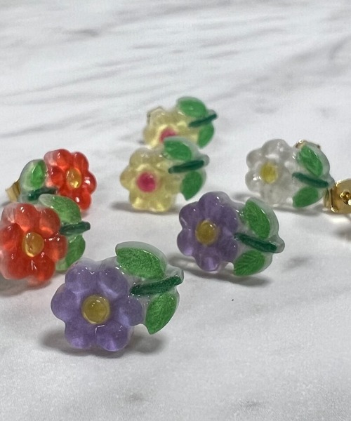 VICKY（ビッキー）の「【KOREAN ITEM】フラワービーズピアス（ピアス（両耳用）・レディース・ホワイト/レッド/イエロー/パープル・FREE）」の8枚目の写真