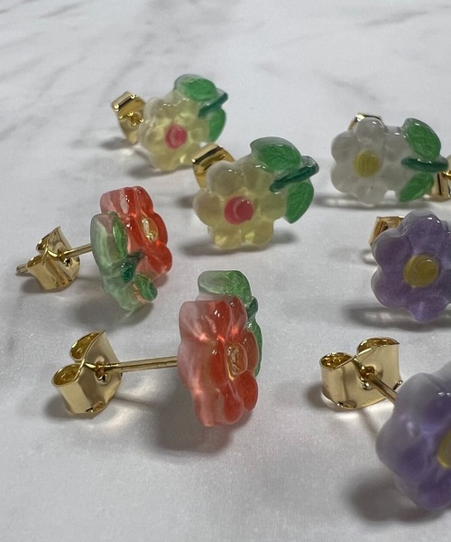 VICKY（ビッキー）の「【KOREAN ITEM】フラワービーズピアス（ピアス（両耳用）・レディース・ホワイト/レッド/イエロー/パープル・FREE）」の10枚目の写真