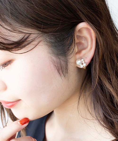 Three Four Time(スリーフォータイム)の「ビジュパールイヤリング【結婚式/パーティー/フォーマル/デイリー】(イヤリング・レディース・ゴールド・FREE)」の3枚目の写真