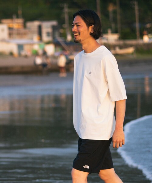 B:MING by BEAMS(ビーミングバイビームス)の「B:MING by BEAMS / ワンポイント ラッシュガード Tシャツ(Tシャツ/カットソー・メンズ・ブラウン系その他5/オフホワイト/ブラック・SMALL/MEDIUM/LARGE/X-LARGE)」の9枚目の写真