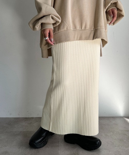 apres jour mignon(アプレジュールミニョン)の「リブニットスカート【ZOZOTOWN限定アイテム】(スカート・レディース・グレイッシュベージュ/ブラック/レッド/ブルー/チャコールグレー/ダークブラウン/アイボリー・MEDIUM/X-LARGE/SMALL)」の2枚目の写真