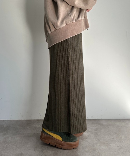 apres jour mignon(アプレジュールミニョン)の「リブニットスカート【ZOZOTOWN限定アイテム】(スカート・レディース・グレイッシュベージュ/ブラック/レッド/ブルー/チャコールグレー/ダークブラウン/アイボリー・MEDIUM/X-LARGE/SMALL)」の22枚目の写真