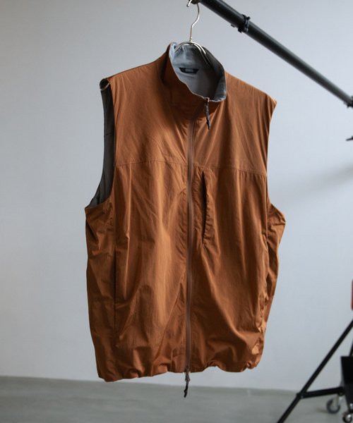 JOURNAL STANDARD(ジャーナルスタンダード)の「【LIMONTA/E × OCTA】ナイロン ベスト(ベスト・メンズ・ライトグレー/ブラック/ブラウン・MEDIUM/LARGE)」の18枚目の写真
